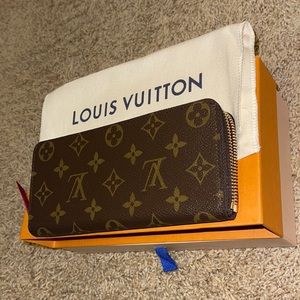 Louis Vuitton Clemence Wallet - Fuchsia